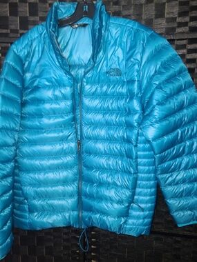 The North Face bright teal Summit Breithorn Down Jacket size M NWOT